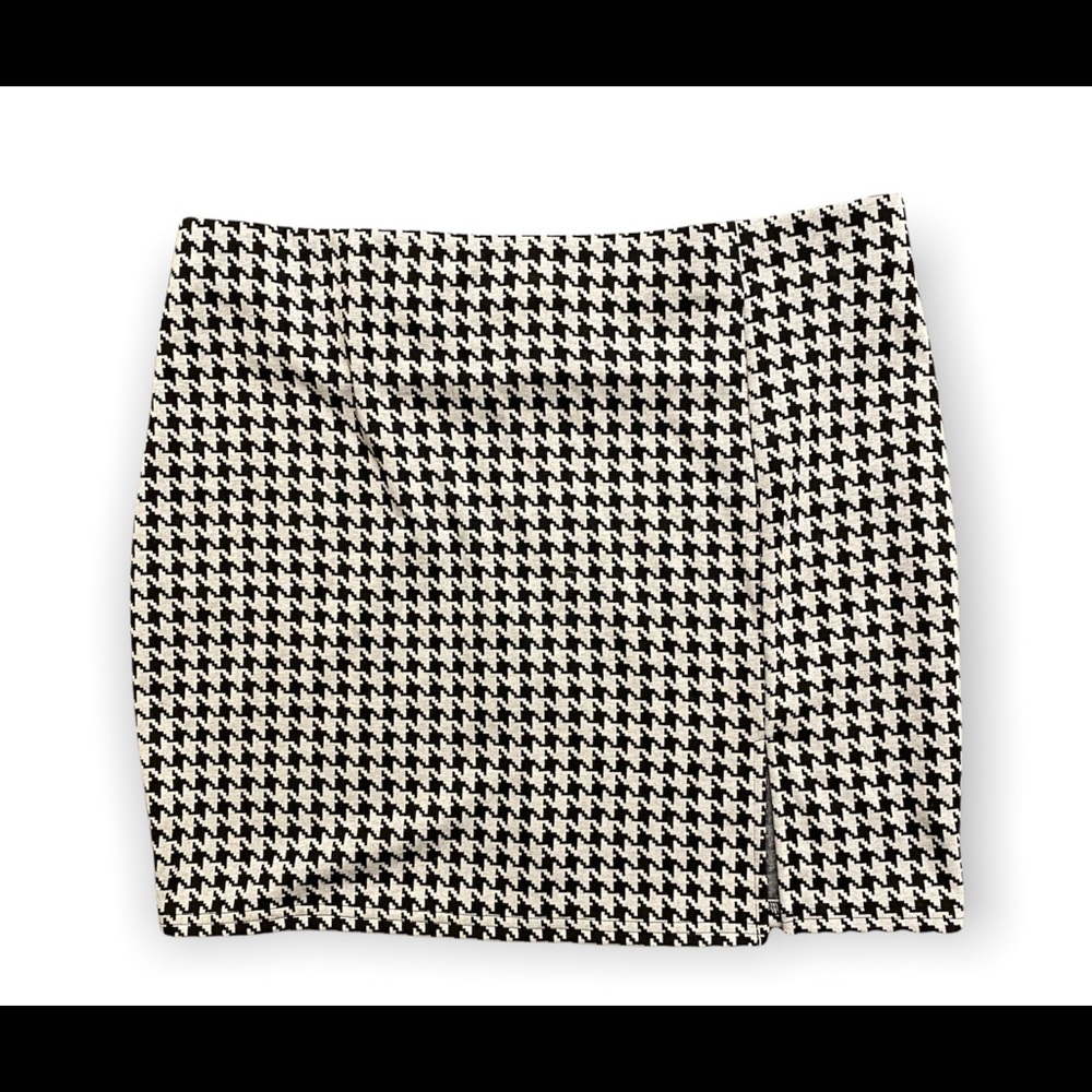 Fashion nova mini skirt